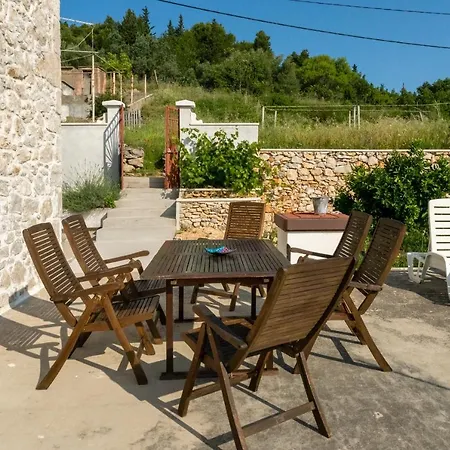 Prázdninový dům Stonehouse Mali Lukoran