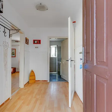 Stonehouse Mali Prázdninový dům Lukoran